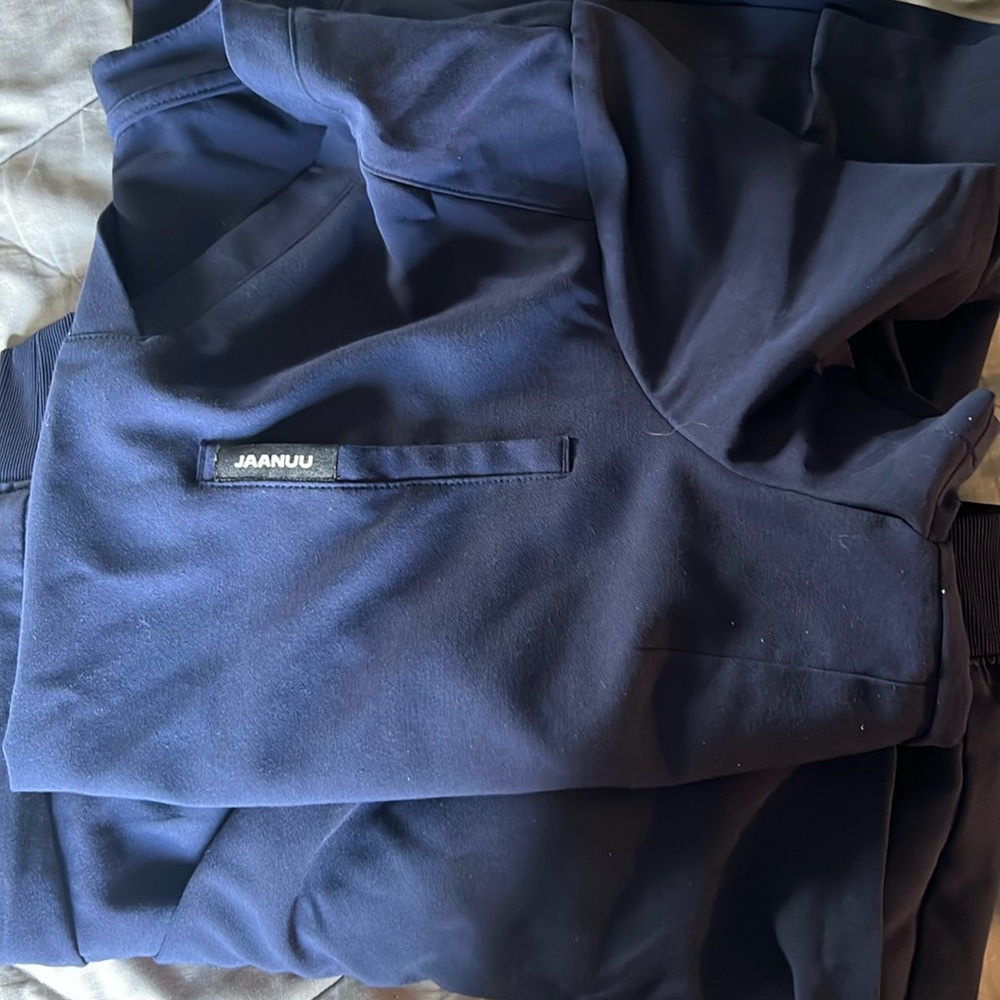 Jaanuu Scrub Set